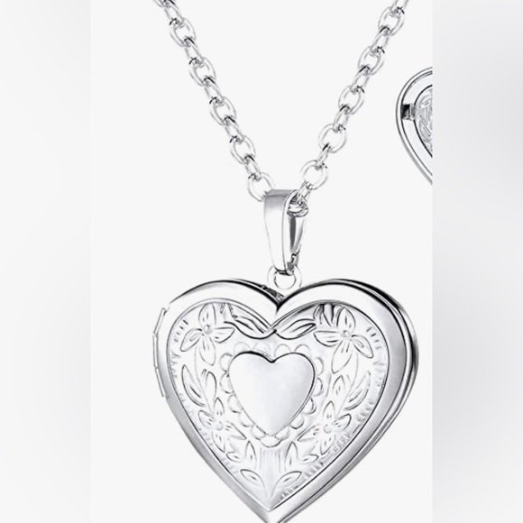 Platinum Photo Locket. Chain 20 Inch. - Picture 2 of 2